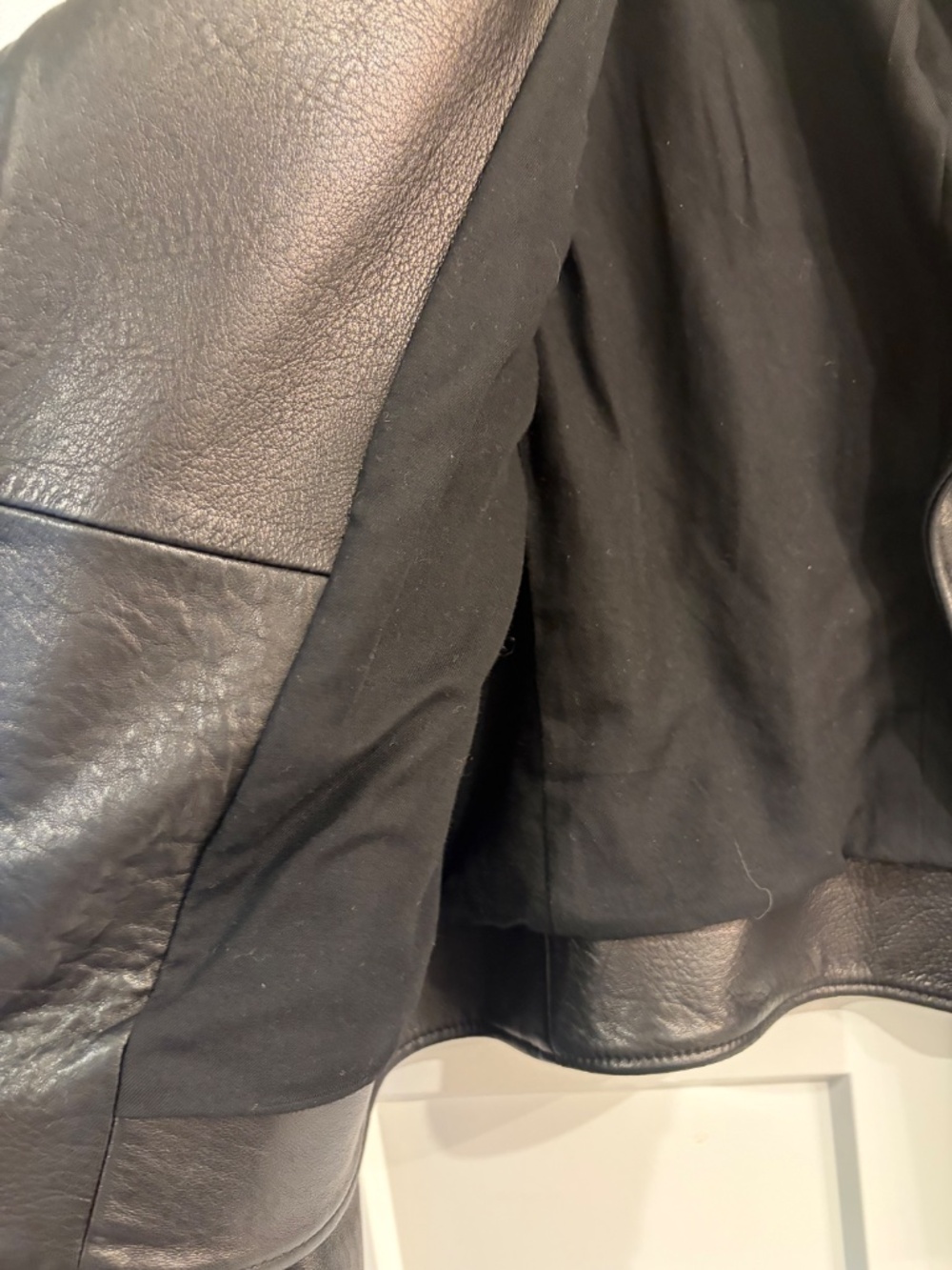 Cropped leather jacket - Picture 3 of 8